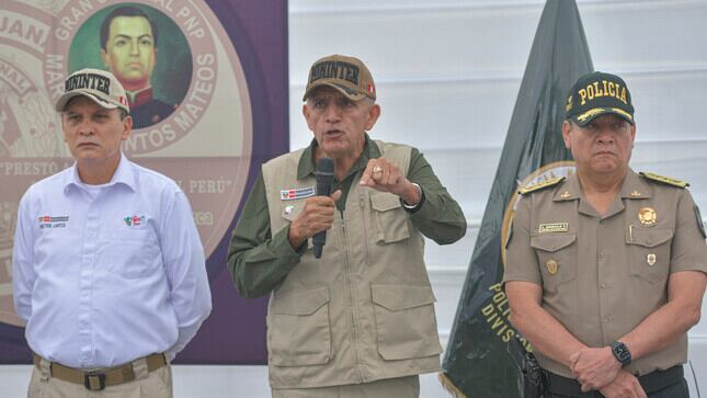 El ministro Víctor Torres Falcón dio sus primeras declaraciones a la prensa el viernes 24 de noviembre. (Foto: Ministerio del Interior)