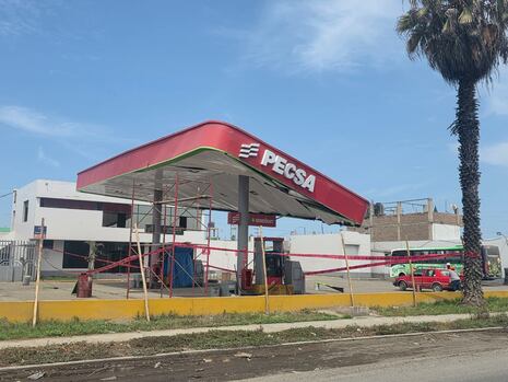 Trujillo: Colapsa techo de grifo Pecsa en Buenos Aires