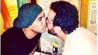 Compañero de Paolo Guerrero se besa con otro hombre 
