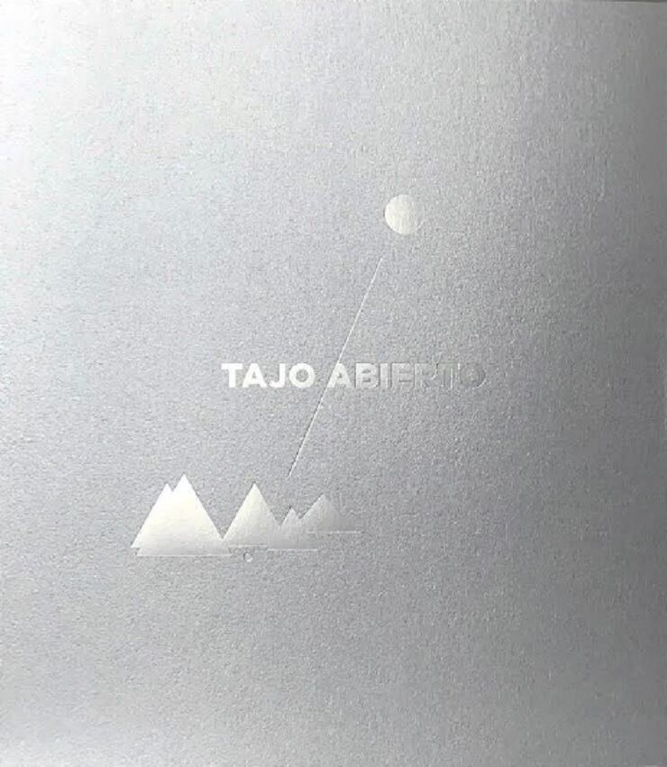Portada del libro "Tajo abierto" (Foto: AUB)