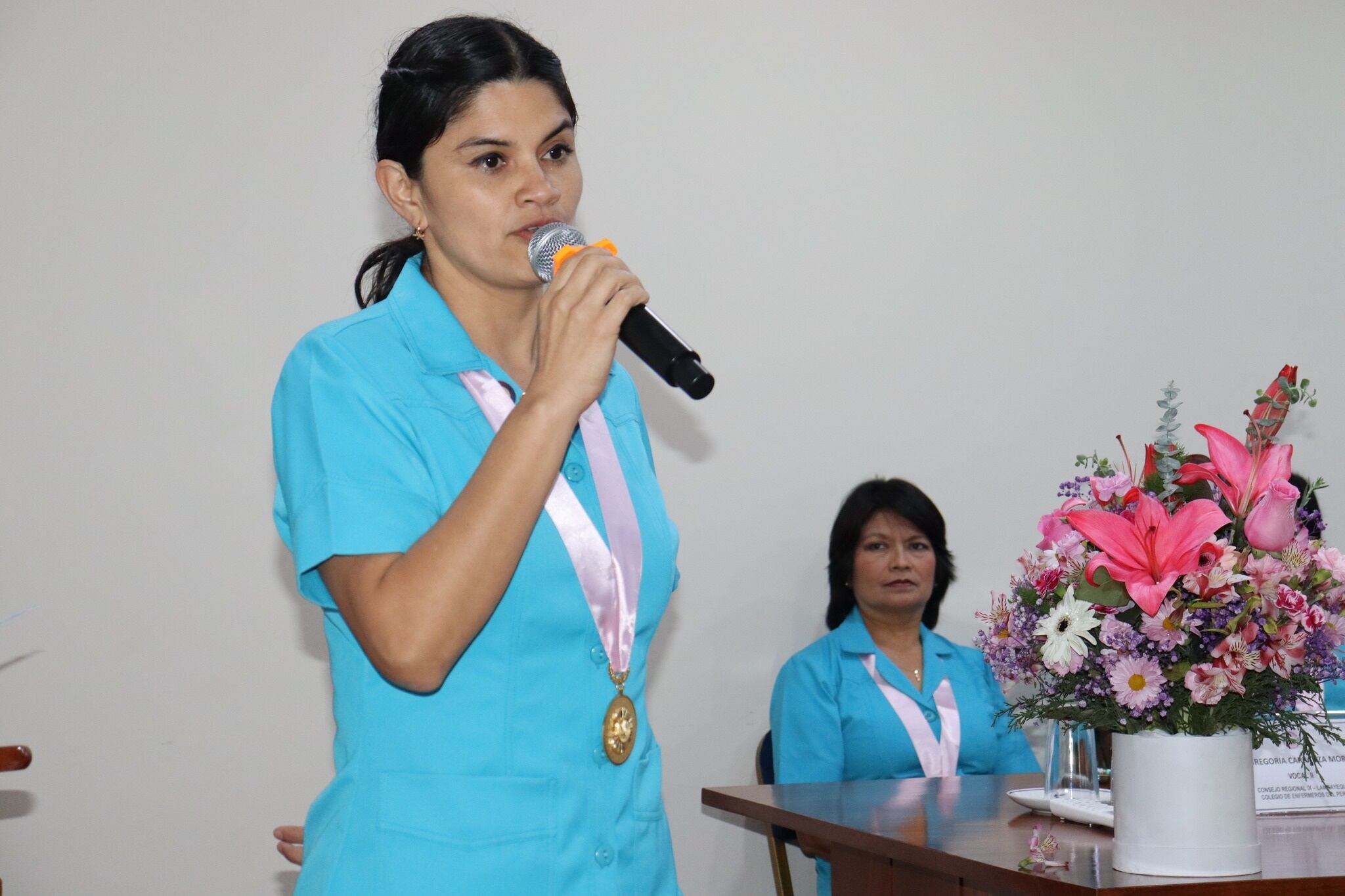 Pide a la Policía iniciar las investigaciones e identificar a los responsables.