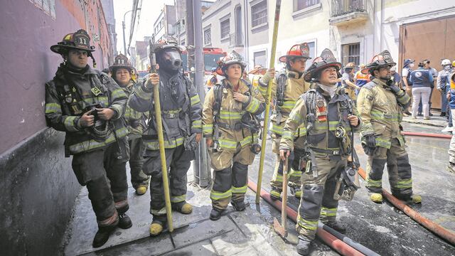 La labor de los hombres y mujeres de rojo no se detiene.