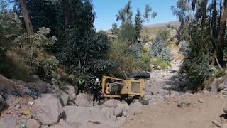 Dos operarios mueren tras volcadura de retroexcavadora en Chuquibamba