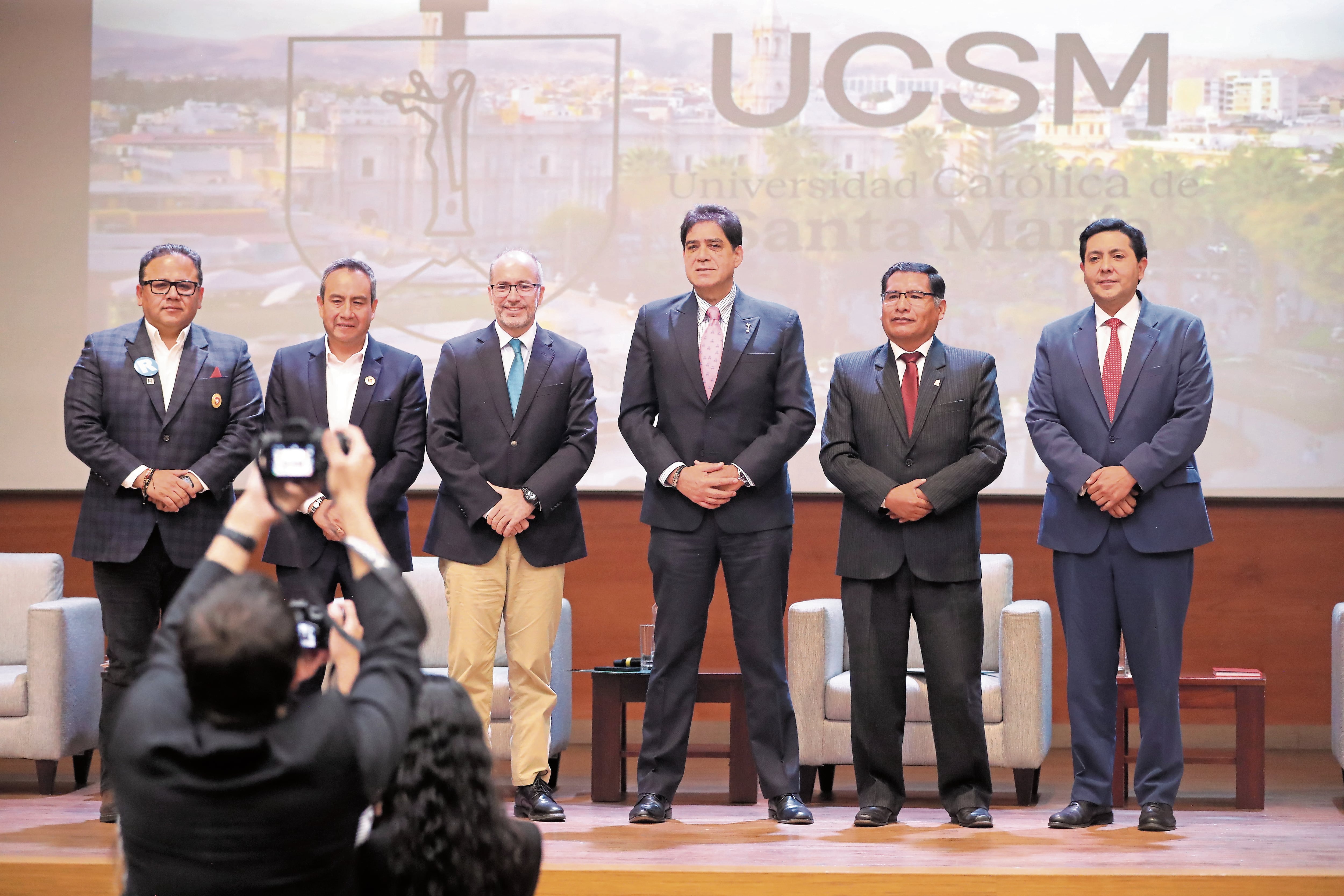 Candidatos por Arequipa presentaron sus propuestas. (Foto: Omar Cruz/@photo.gec)