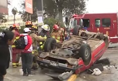 Comas: Auto se despista y termina volcado en la auxiliar de la avenida Túpac Amaru