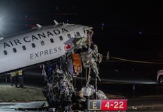 Dos personas mueren tras la colisión entre un avión y un camión de bomberos en EE.UU.