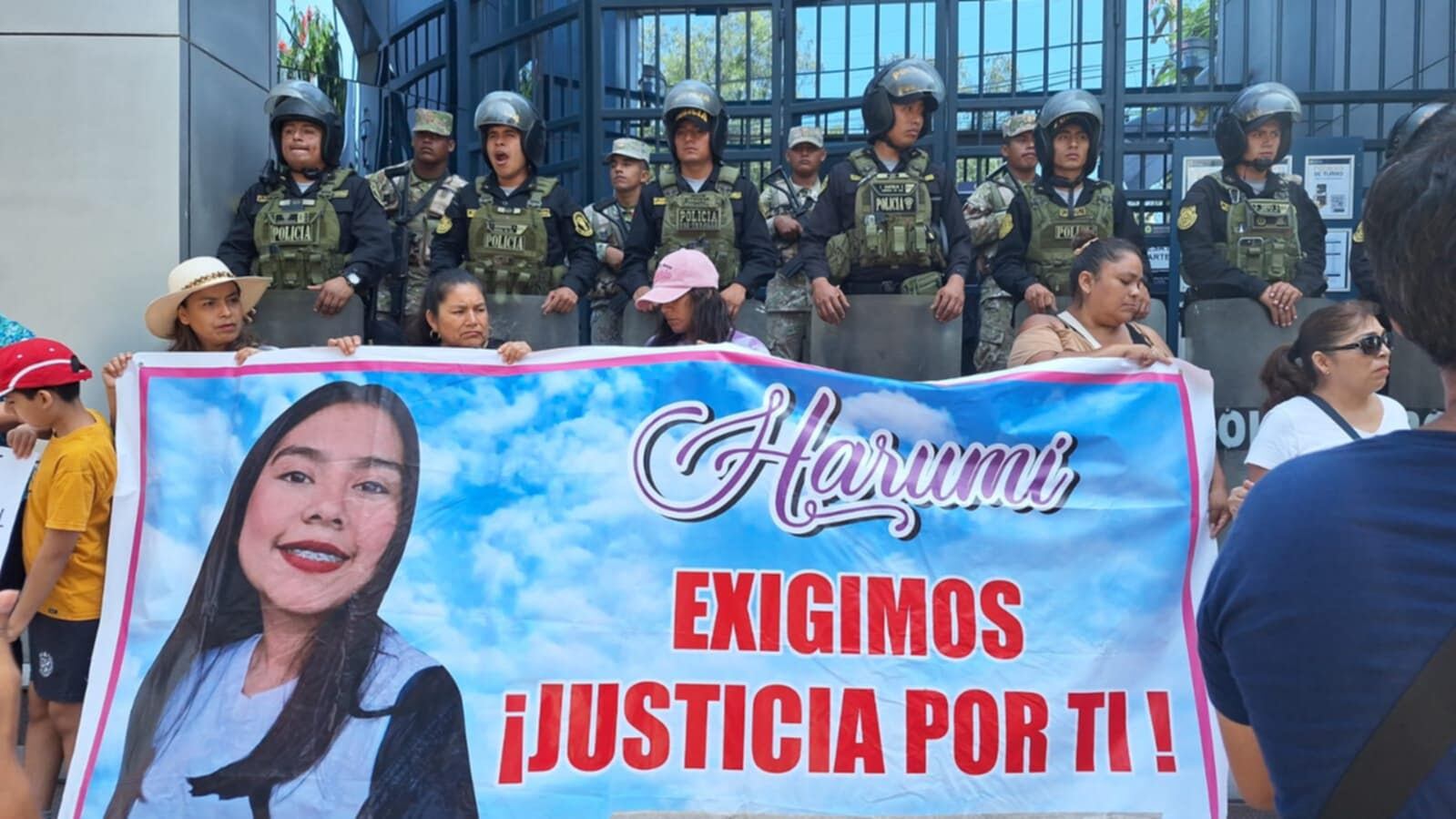 La joven fue una de las seis víctimas mortales del fatal accidente en el patio de comidas del centro comercial Real Plaza Trujillo.