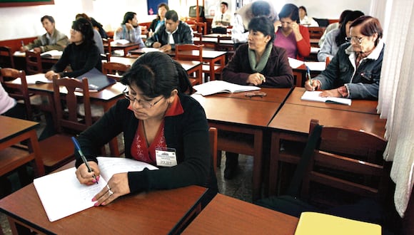 Ley permite el ingreso a la Carrera Pública Magisterial, de los profesores que fueron cesados por negarse a los exámenes de evaluación. (Foto: GEC)