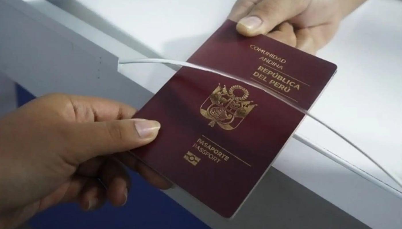 El servicio permite obtener el documento de viaje en menos de una hora y funciona las 24 horas en el aeropuerto Jorge Chávez. | Foto: Andina