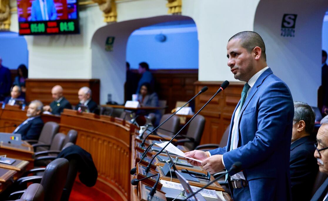 Arturo Alegría, vocero de Fuerza Popular, consultó el motivo del cambio de representante en la Comisión de Ética.Foto: Congreso