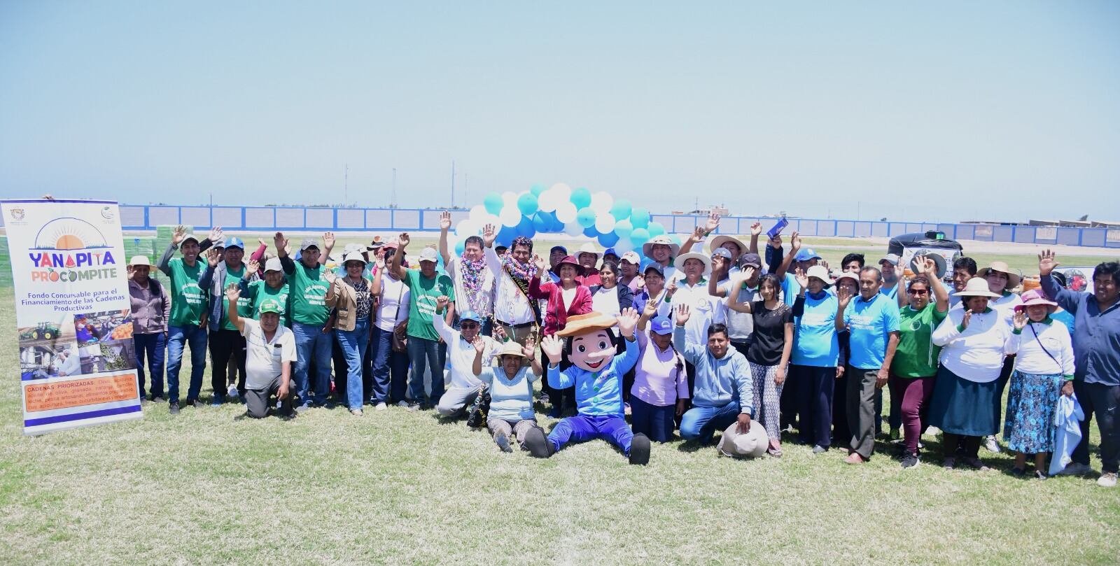 Asociaciones de agricultores se benefician con equipos de Procompite. (Foto: Difusión)