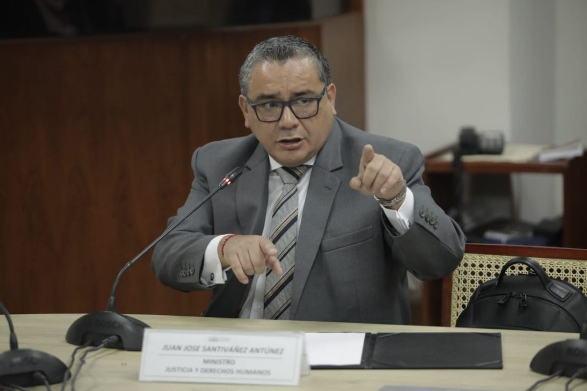 Fiscalía pide siete años de prisión para Juan José Santiváñez por presunta colusión