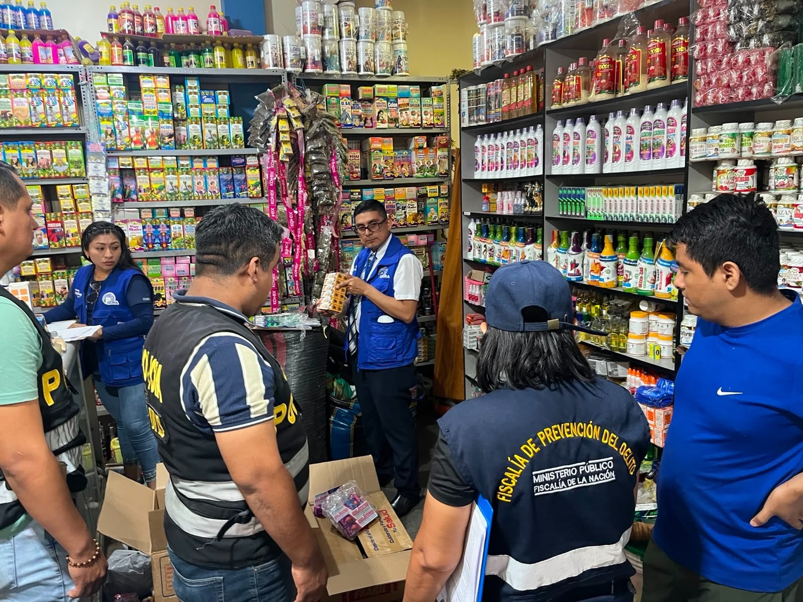Incautan productos alimenticios en mercado de Piura