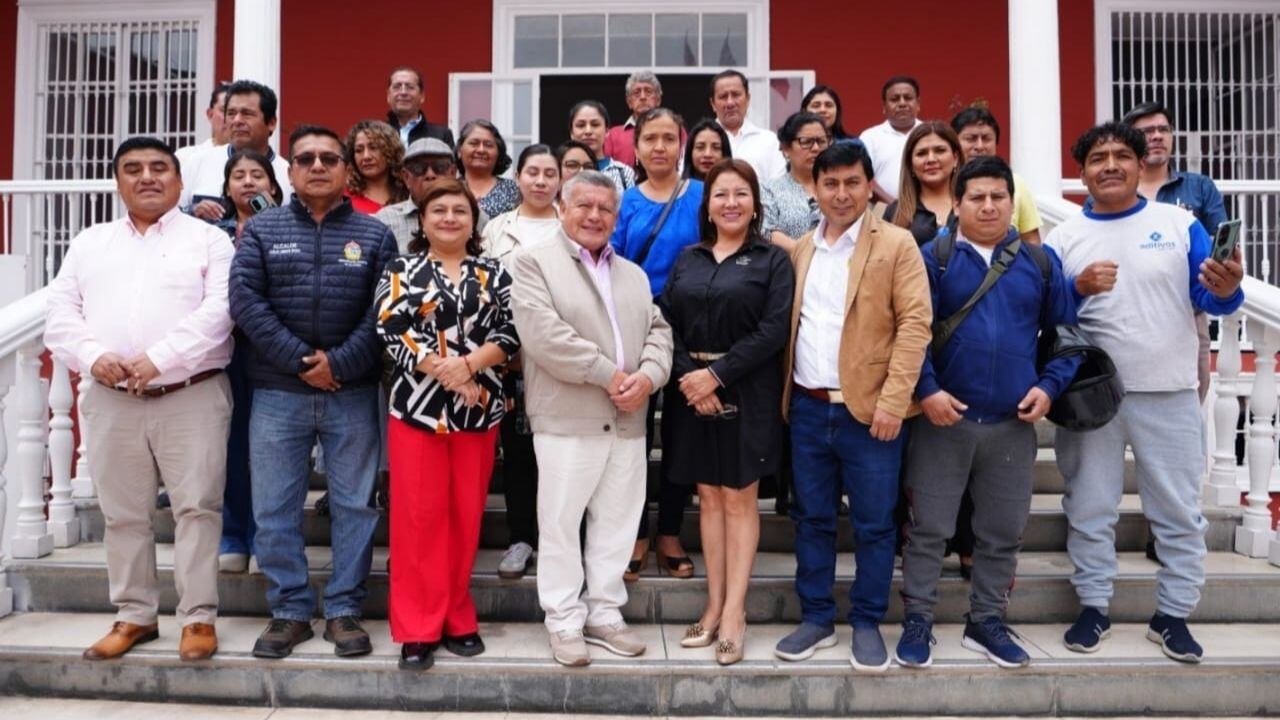 Afirman que situación dejará sin titulación a cinco mil familias. Apuntan contra funcionario de alcalde Mario Reyna.