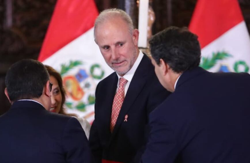 Presidenta Dina Boluarte toma juramento del cargo del ministro de Relaciones Exteriores a Javier González Olaechea.
Fotos: Jesús Saucedo /@Photo.gec