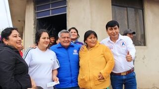 Efraín Bueno y César Acuña prometen mejorar calidad de vida de las familias de Huanchaco