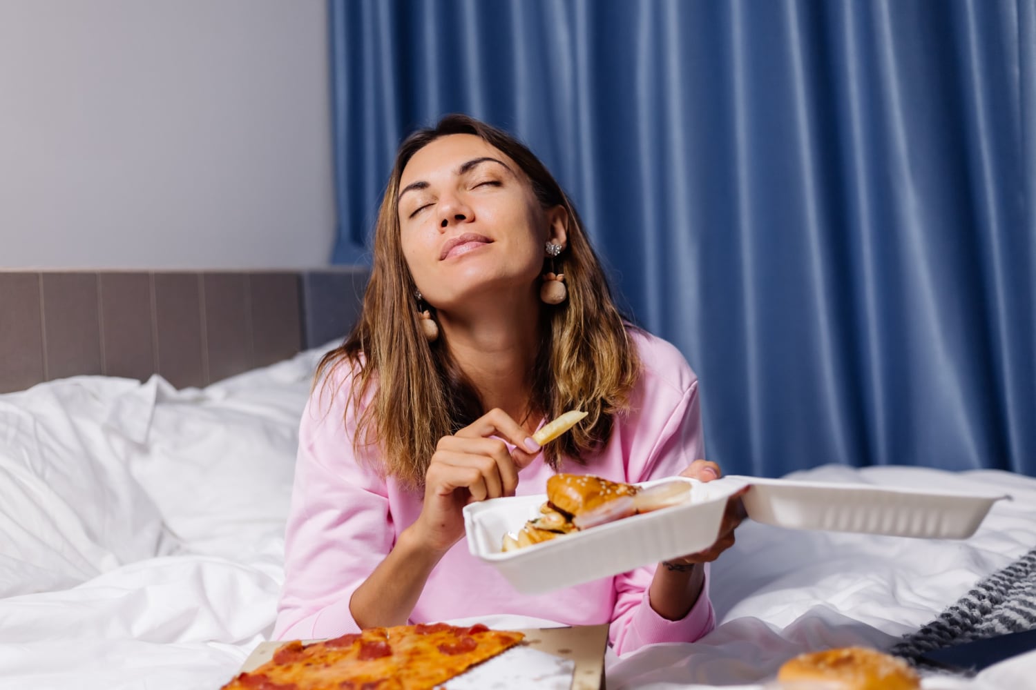 El apetito no depende únicamente de cuánto tiempo pasó desde la última comida. El sueño, el estrés y la composición de los alimentos también pueden influir en las ganas de comer.