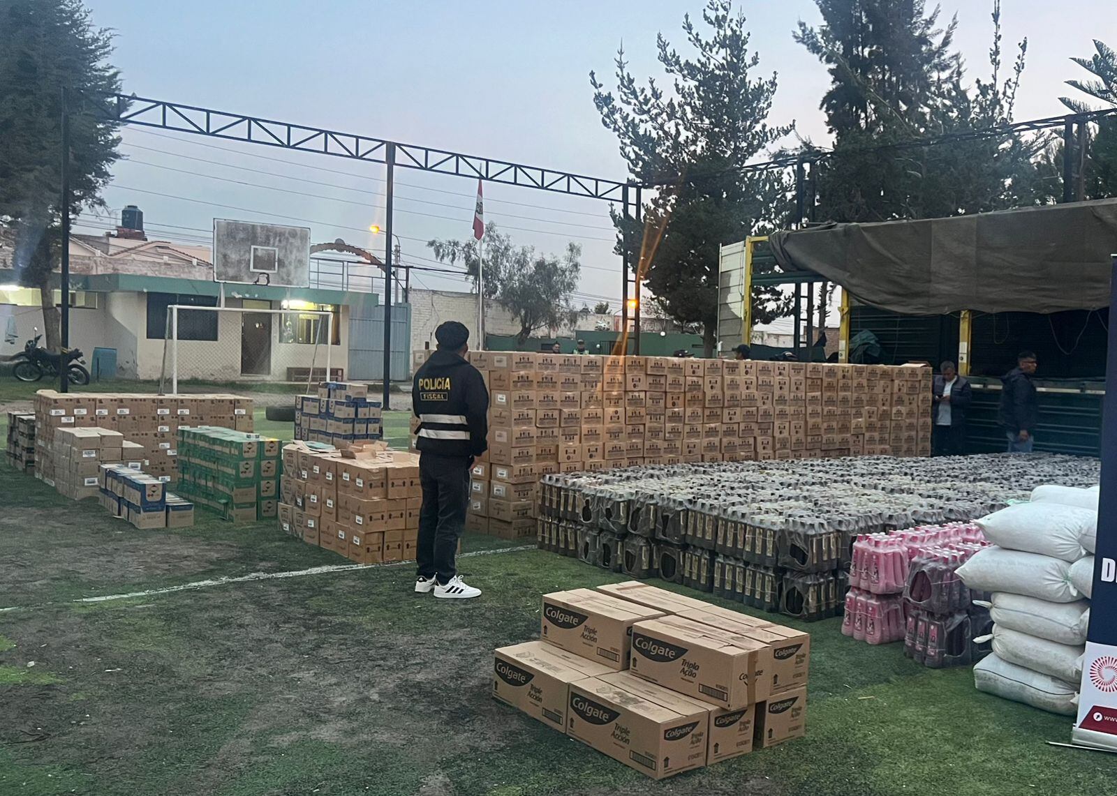 Incautan mercadería y camión valorizados en más de S/ 2.3 millones en Arequipa. Foto: PNP.