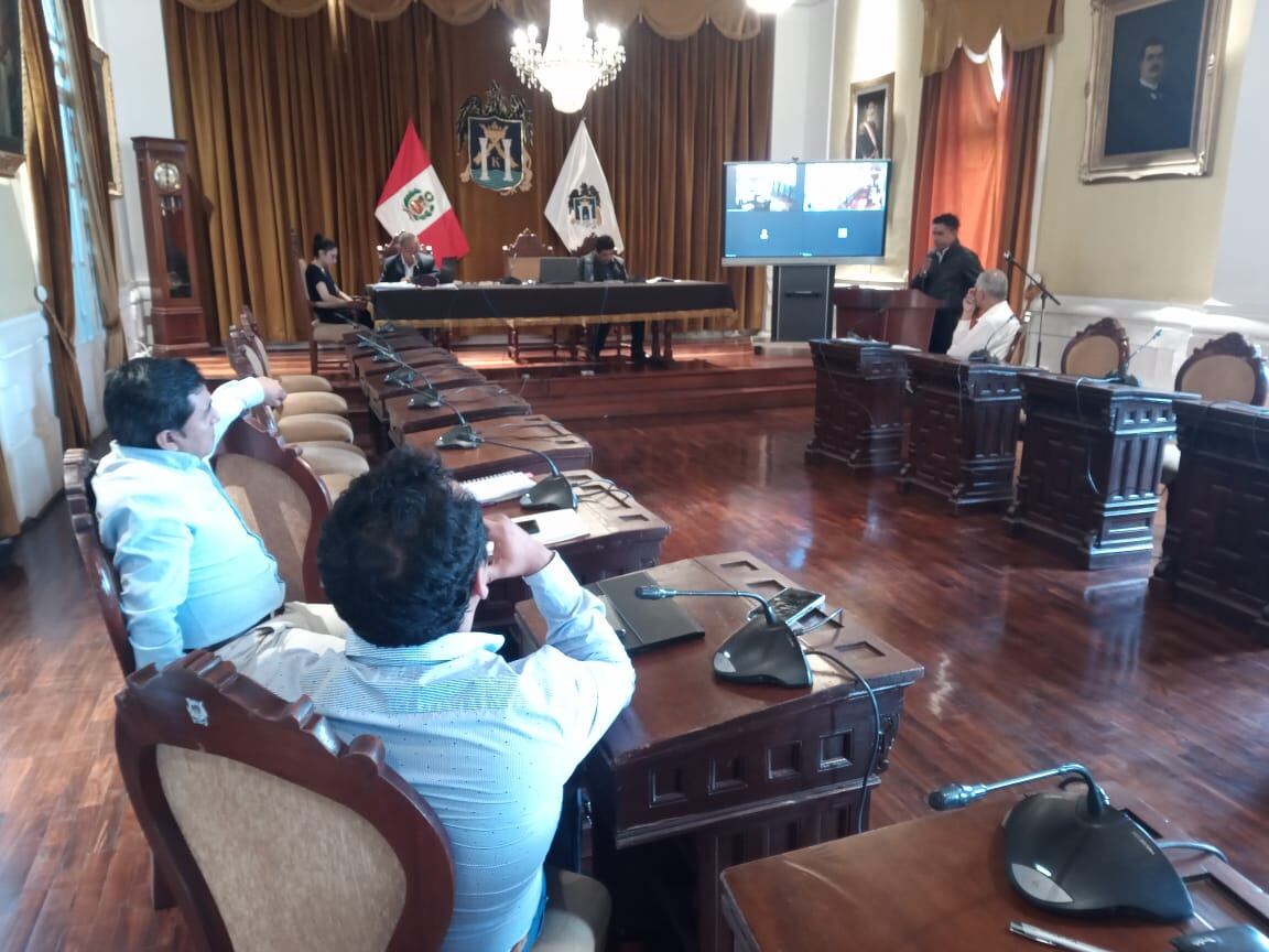 Se formó una comisión con regidores y técnicos para analizar las competencias de las municipalidades respecto al código único de tránsito y el uso de grúas, colocación de cepos o de fiscalización electrónica.