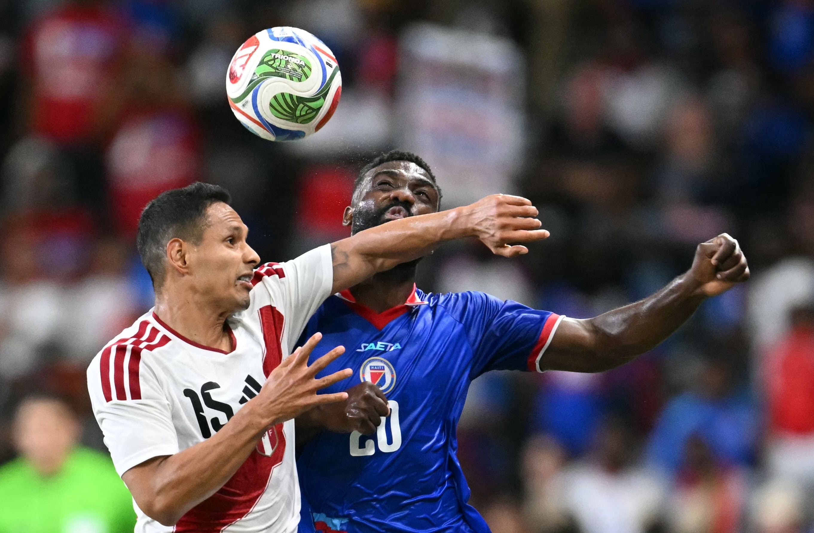 Renzo Garcés anotó el empate parcial de Perú ante Haití. (Foto: AFP)