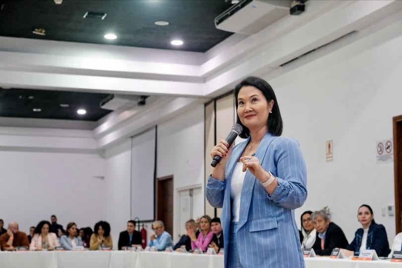 Transferencia de gobierno hacia Keiko Fujimori conel reloj en contra. Foto: Fuerza Popular.