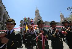 Devotos piden protección y sabiduría a Santa Rosa de Lima en Arequipa