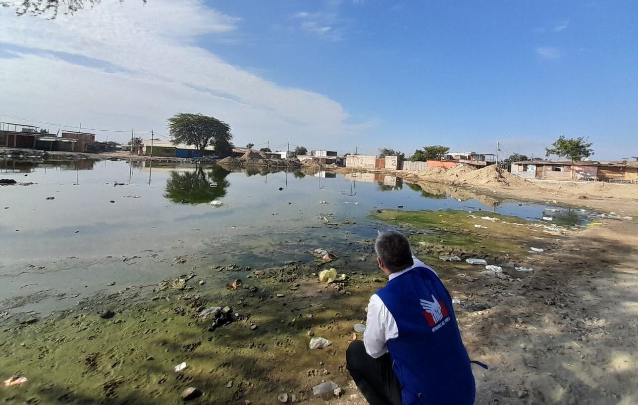 Diversos pobladores viven rodeados de aguas putrefactas por el colapso de la red de alcantarillado.