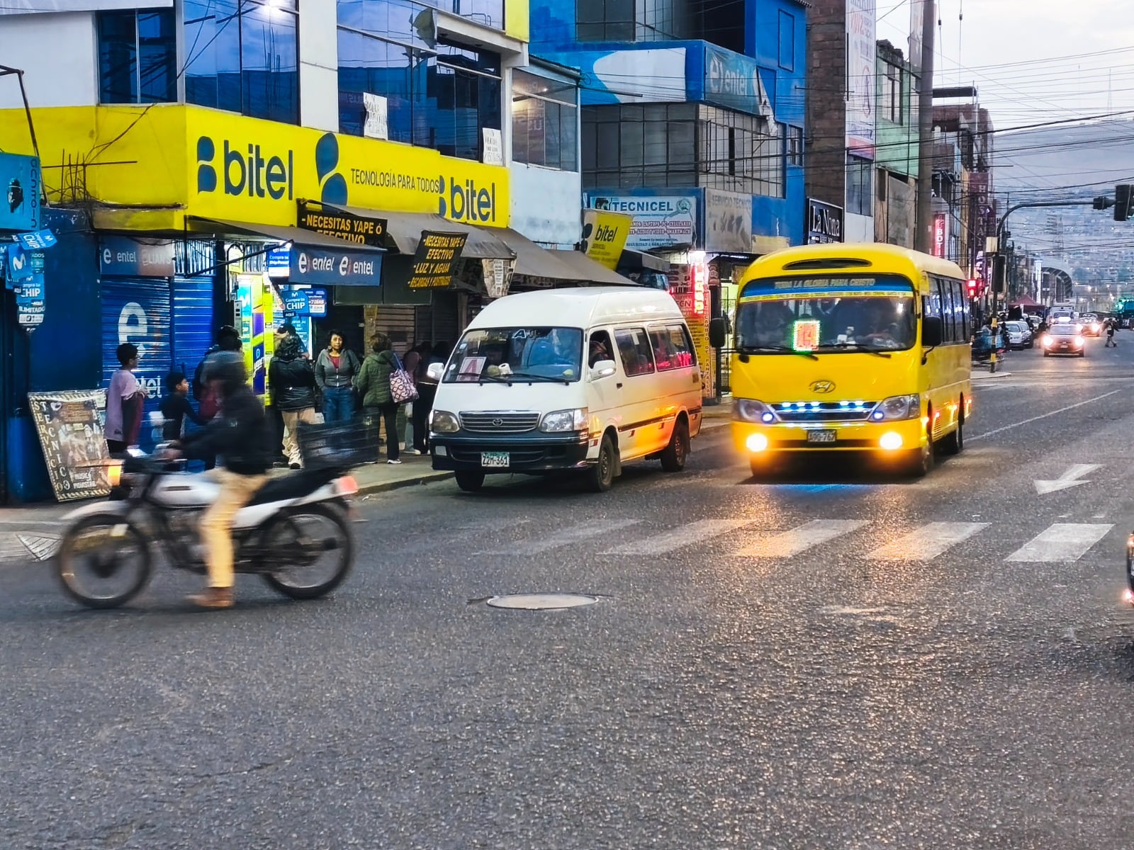 Vehículos de 33 rutas acatarán medida de fuerza sin salir a trabajar. (Foto: Correo)