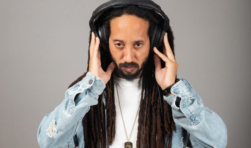 El DJ panameño, reconocido como uno de los más virales de Centroamérica, encabezará el cierre de carnavales con una fiesta de reggae, dancehall y afrobeat en Lima.