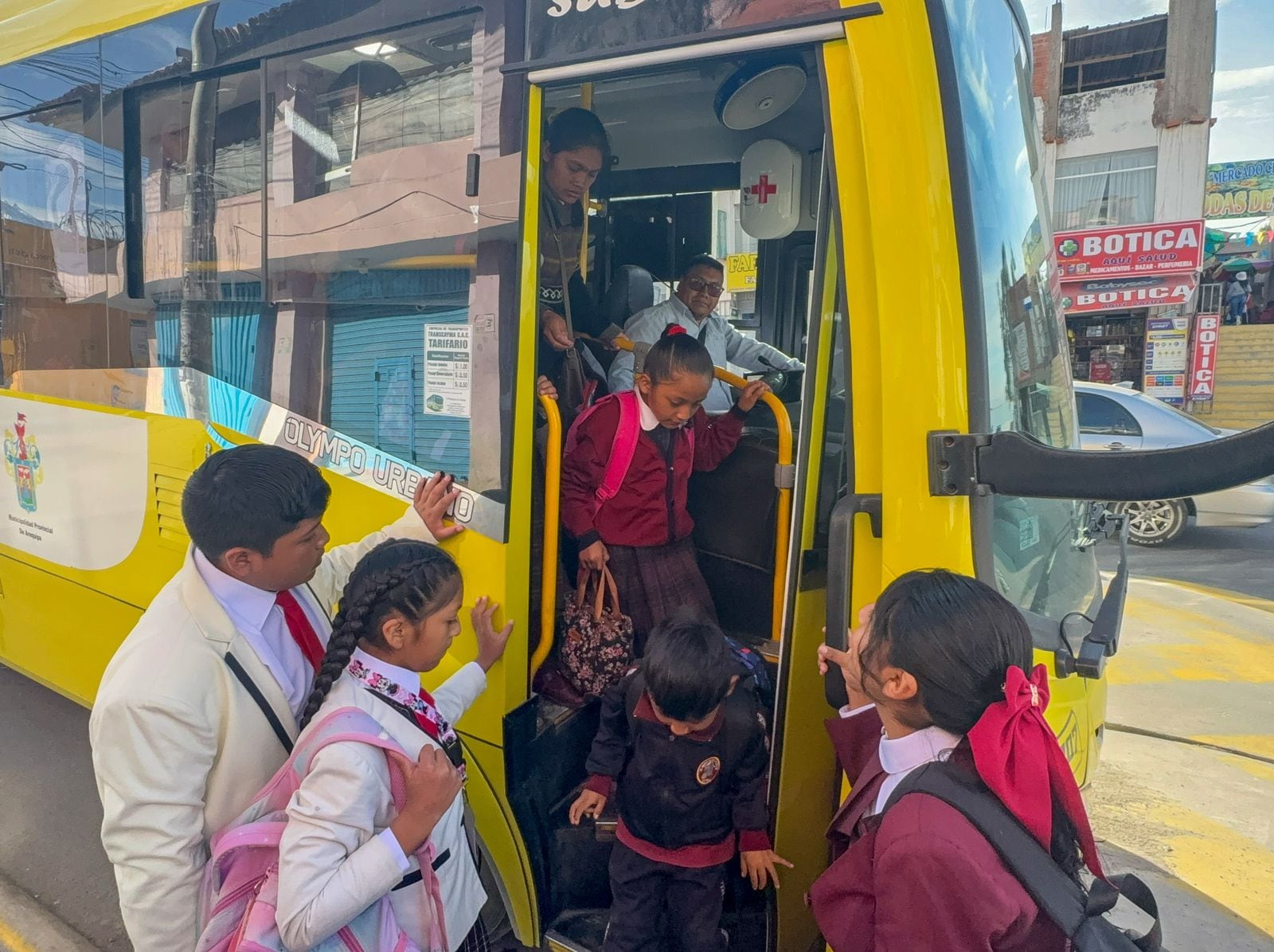 Buses del SIT de Arequipa para estudiantes. Foto: GEC.