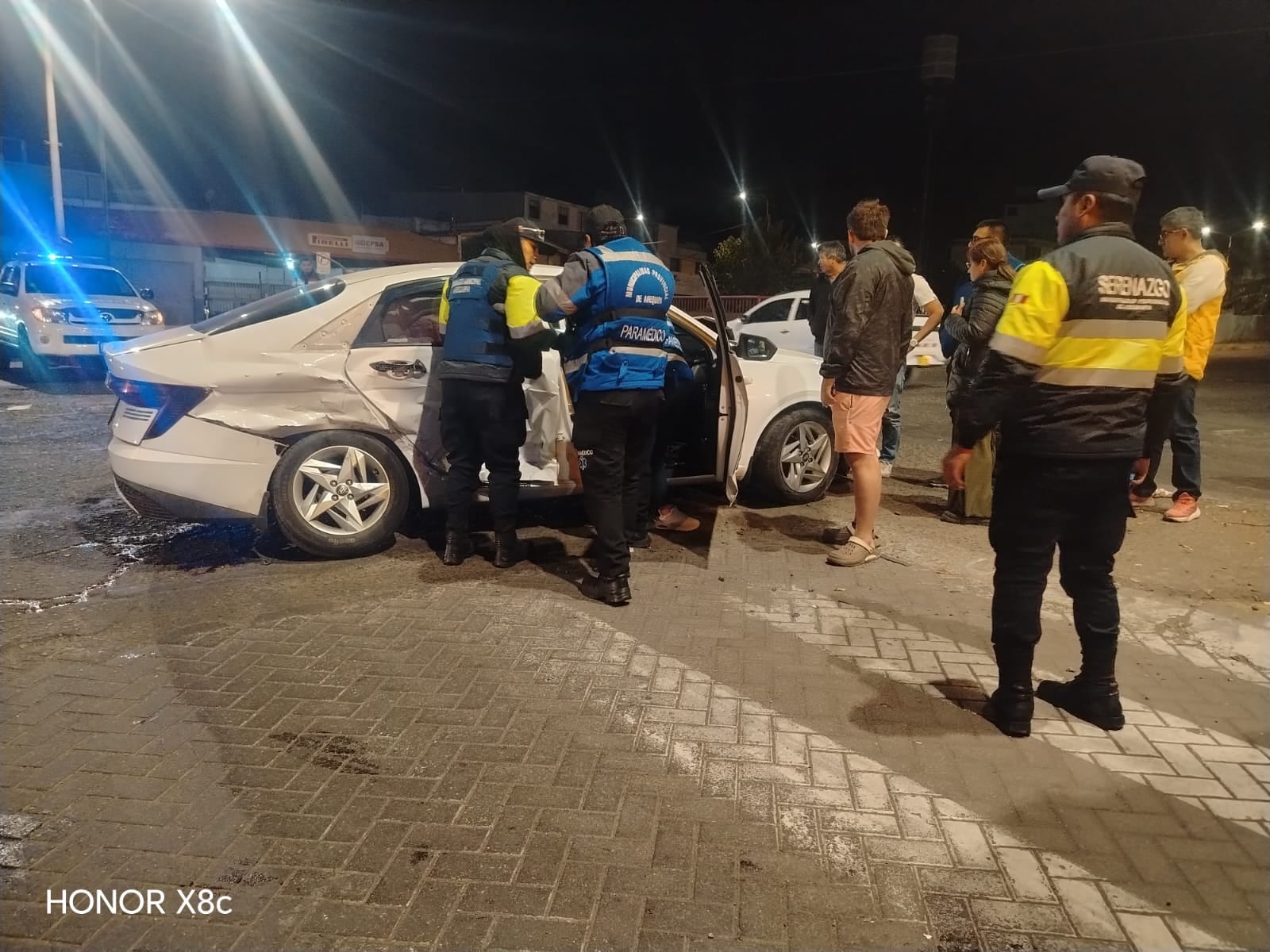 Choque múltiple en el Cercado de Arequipa deja a gestante herida. Foto: Serenazgo Arequipa.