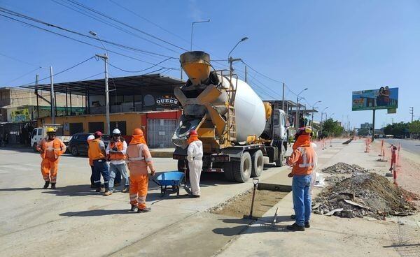 Asimismo, destacan la necesidad e importancia de la instalación de la red de agua potable que permitirá abastecer del líquido elemento al nuevo hospital