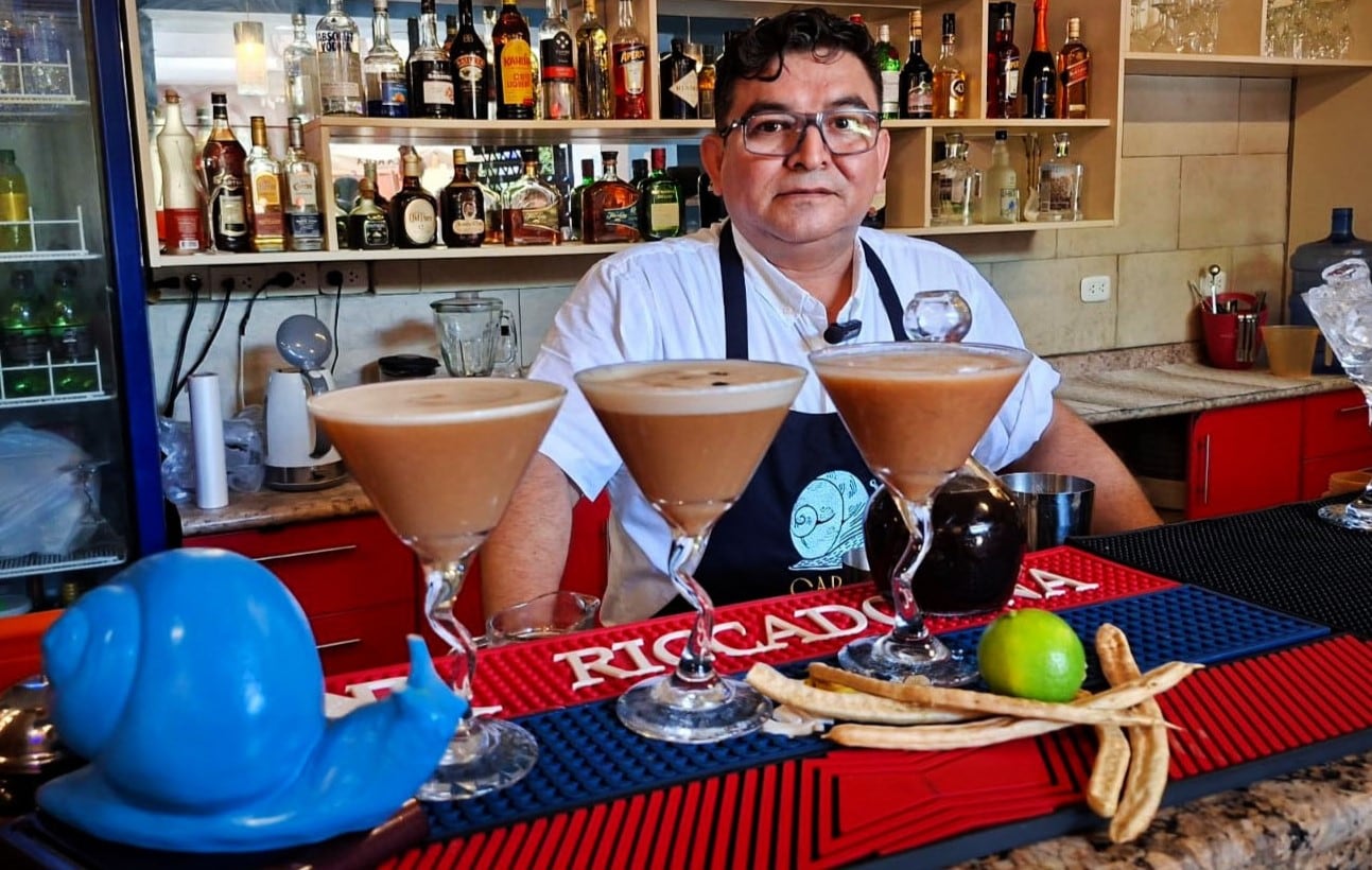 Barman Manuel Calle ofrece tres nuevas marcas del pisco sour con productos piuranos.
