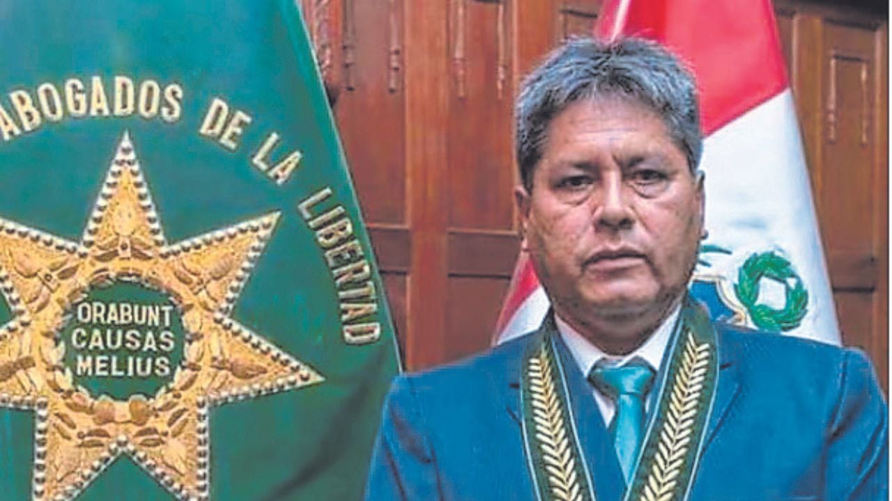 Genario Escamilo habría dicho que desconoce que reos extorsionan y que no es su responsabilidad que los bloqueadores no funcionen bien.