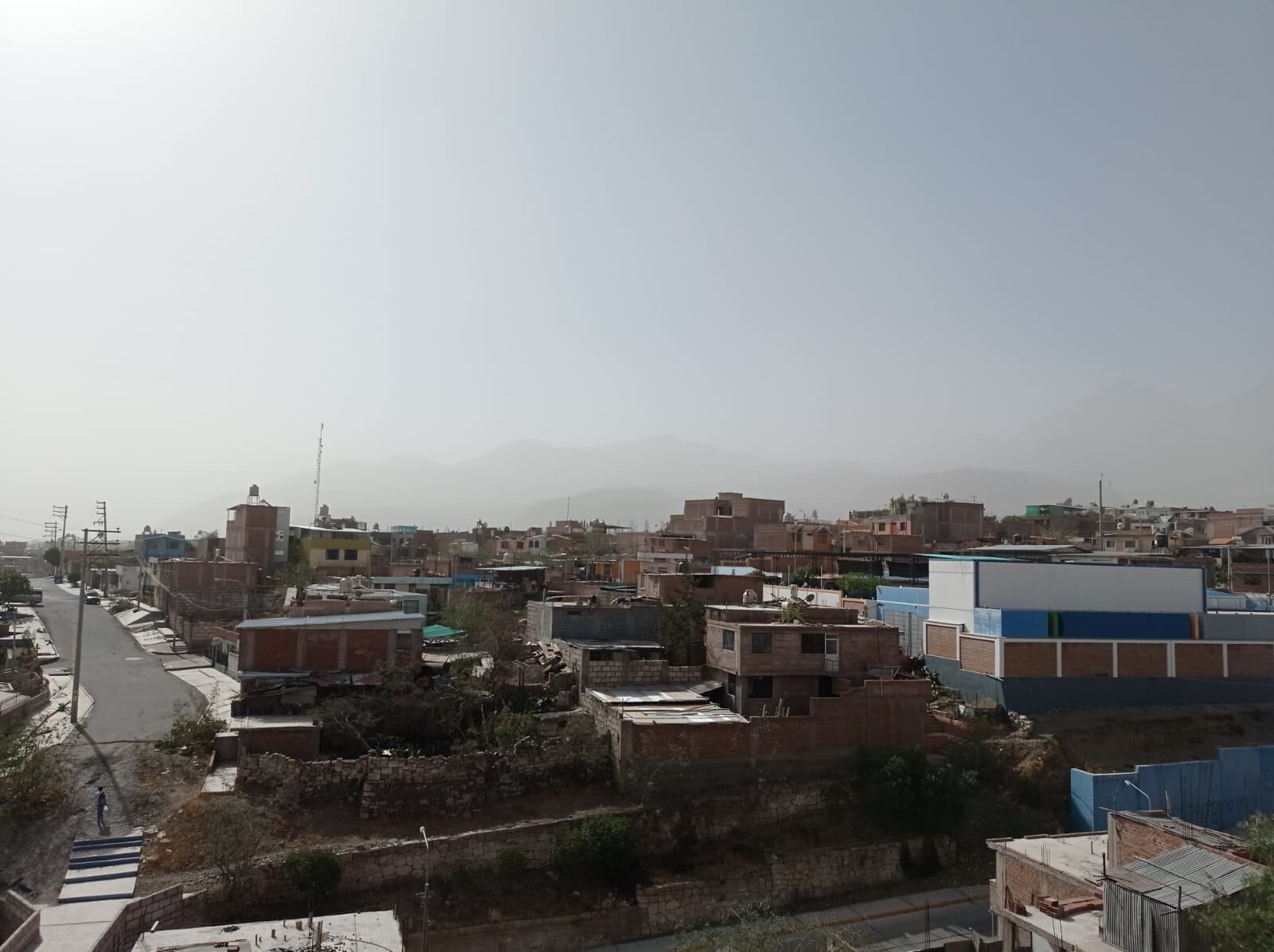La polvareda no permite ver el cielo azul arequipeño (Foto: GEC)