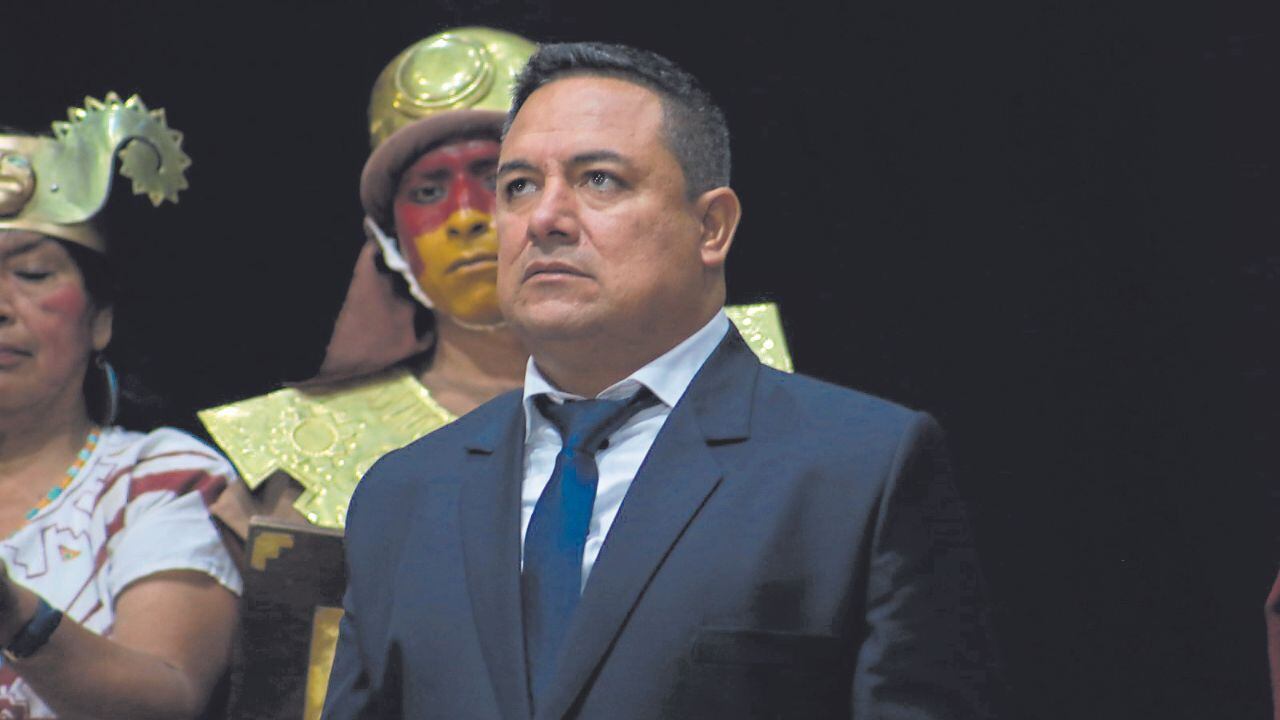 Ciudadano solicita que el JNE resuelva en instancia única la continuidad en el cargo del alcalde, tras haber sido sentenciado.