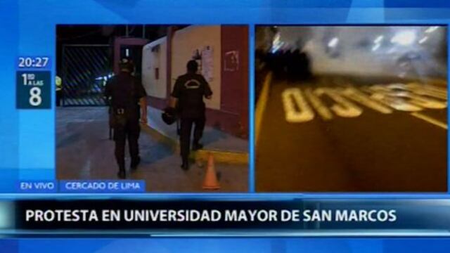 Alumnos de la San Marcos cerraron parte de la av. Universitaria y protestaron con artefactos pirotécnicos