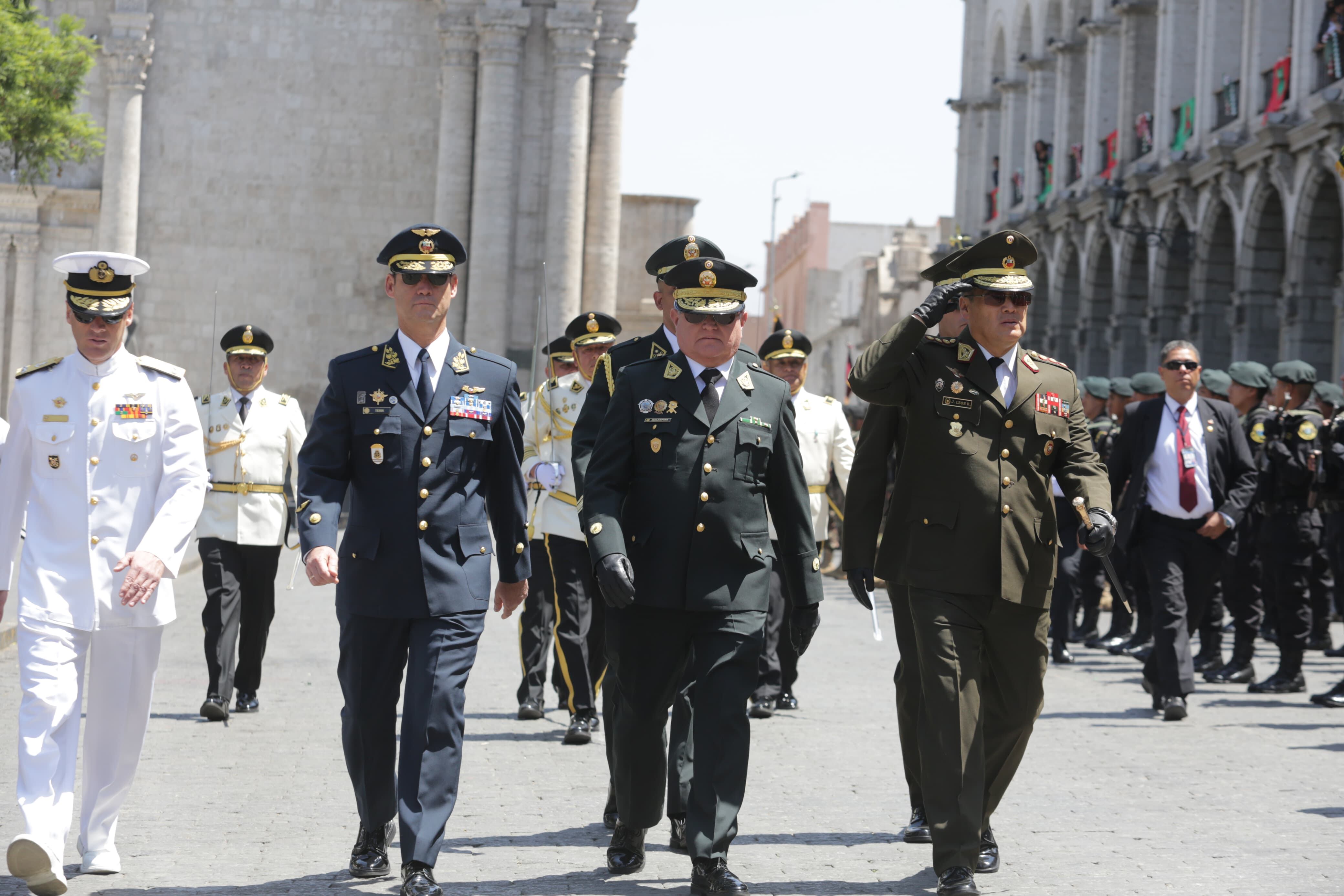 Ceremonia de aniversario se de la Policía realizó en la Plaza de Armas de Arequipa (Foto: Leonardo Cuito)
