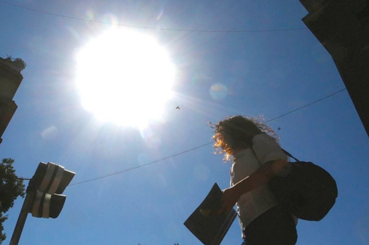 Senamhi advierte índices muy altos y extremos en el litoral limeño durante el sábado 31 y domingo 1