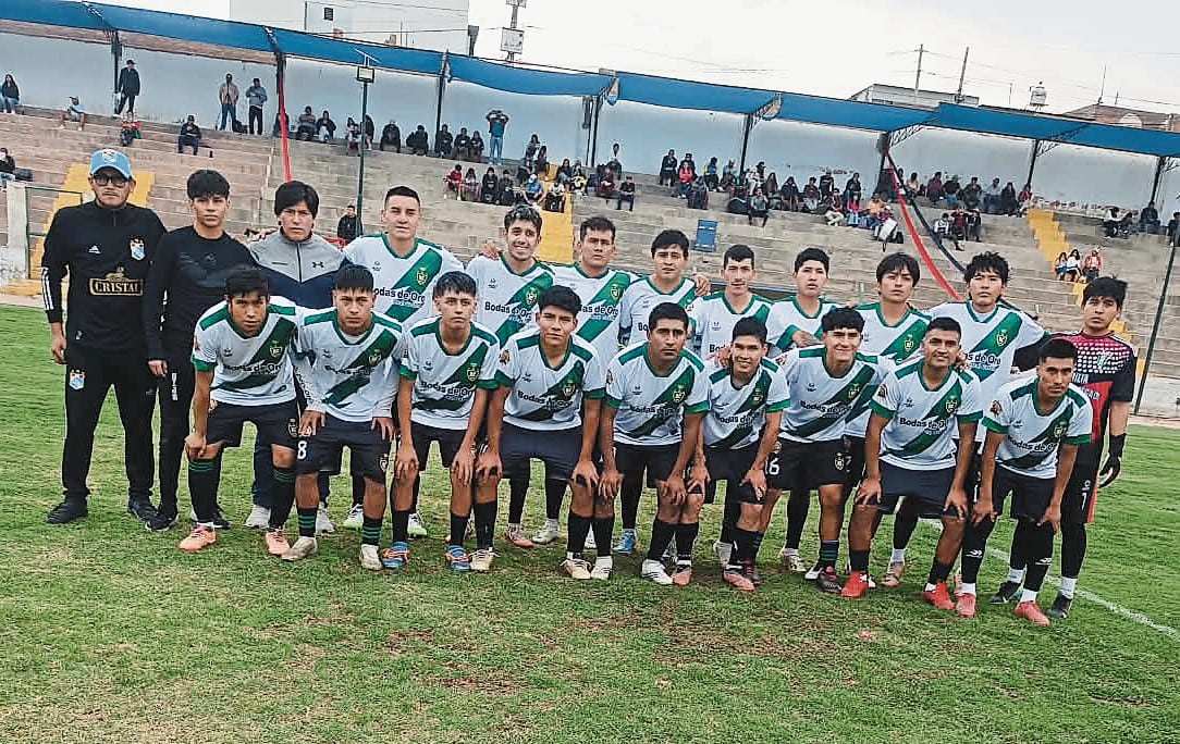 Real Castilla, en Cerro Colorado, en pleno aniversario, clasificó a la siguiente fase. Foto: V. Medina.