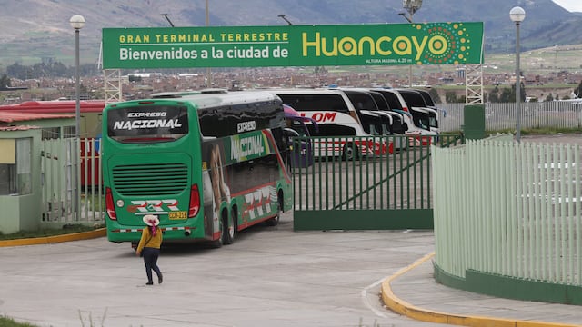 Tras el feriado largo unos 97 buses salen de Huancayo a Lima  con 3880 pasajeros