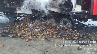Áncash: Tráiler que trasladaba mangos se incendia en Huarmey