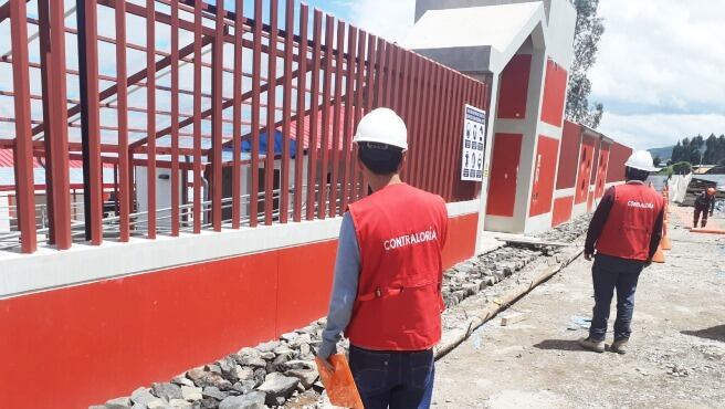 La obra presenta deficiencias en la construcción, plazo vencido y desface tecnológico.