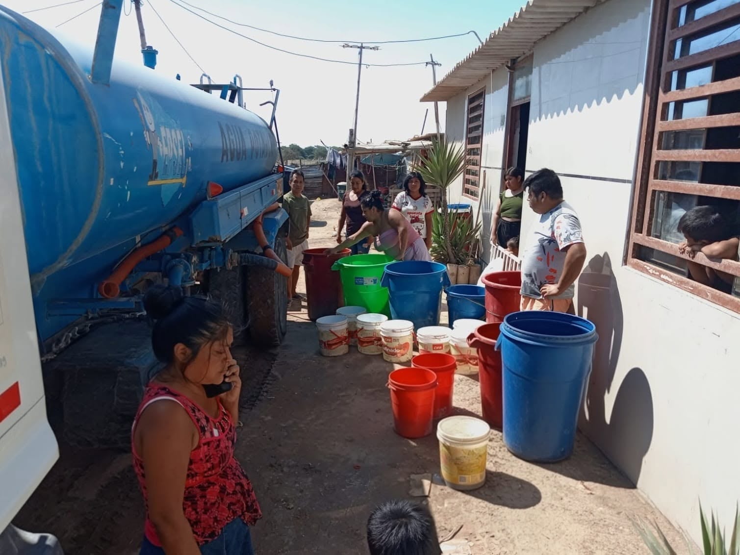 Venta de agua prolifera en San José por falta de obra.