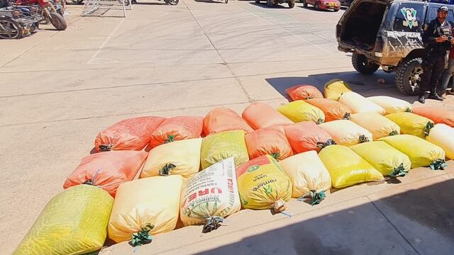 Sullana: Camioneta llevaba sacos conteniendo 540 galones de petróleo de contrabando