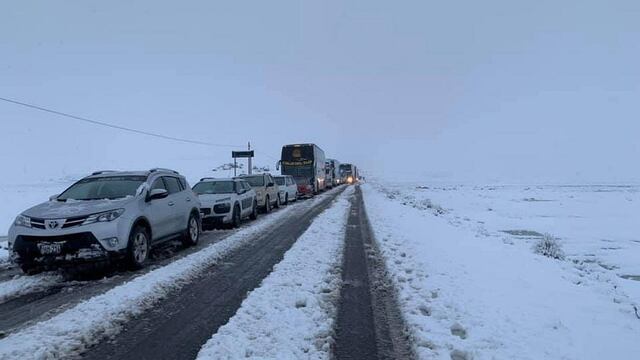 Vehículos quedan varados en la carretera Arequipa - Puno - Cusco