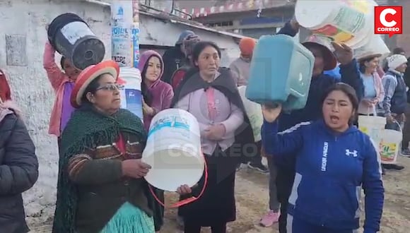 Pobladores de echadero en protesta por falta de agua.