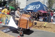 Carros locos hicieron sus ocurrencias en calles de Jacobo Hunter, en Arequipa (FOTOS)