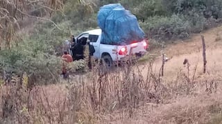La Libertad: Chofer de camioneta pierde el control de la unidad y queda al borde del precipio