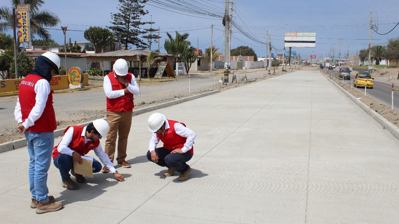 Contraloría revela que ejecución de la obra enfrenta riesgos por falta de resolución de interferencias y deficiencia constructivas.